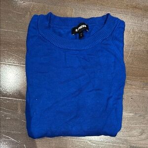 EXPRESS WOMEN’s BLUE CREWNECK SWEATER SILKY SOFT